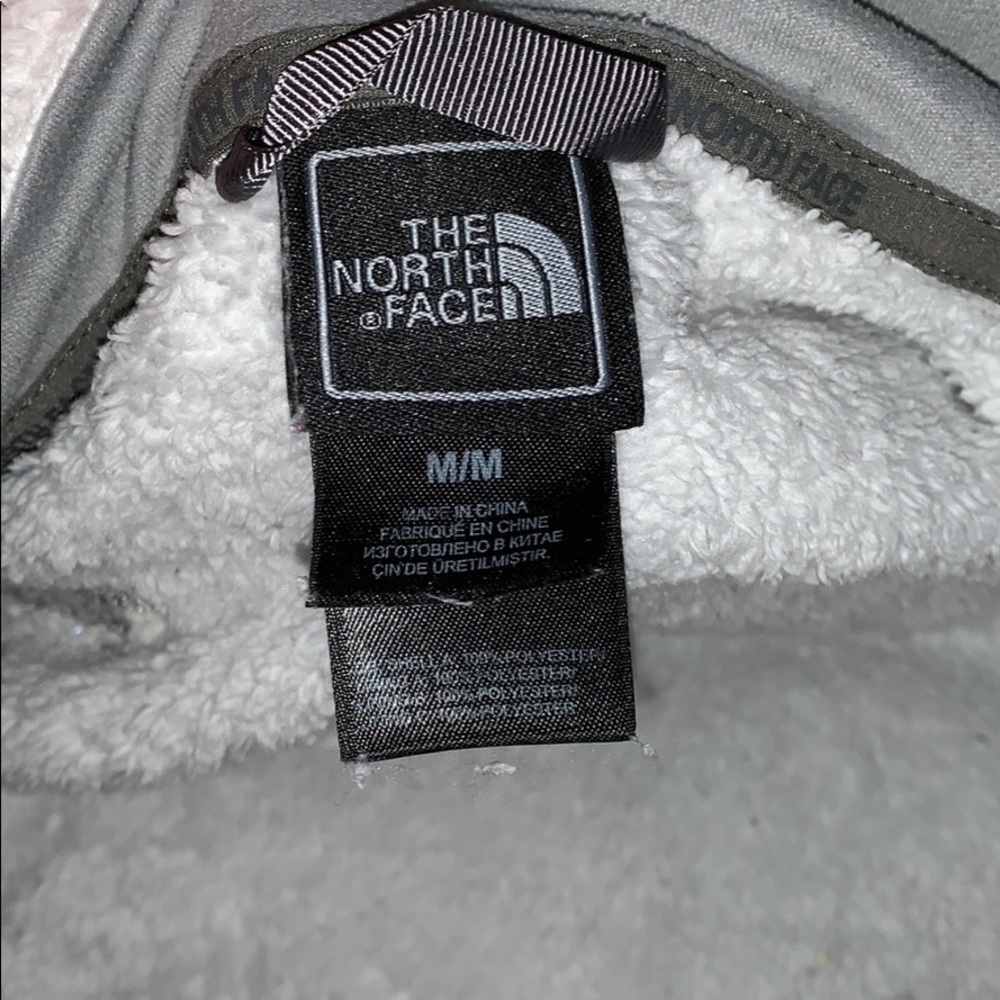 Fuzzy north face jacket - Picture 3 of 3